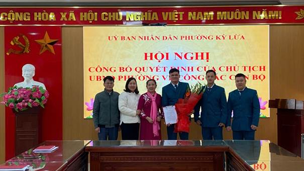 PHƯỜNG KỲ LỪA: TỔ CHỨC HỘI NGHỊ CÔNG BỐ QUYẾT ĐỊNH VỀ CÔNG TÁC CÁN BỘ