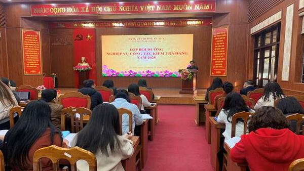 TRUNG TÂM CHÍNH TRỊ PHƯỜNG KỲ LỪA PHỐI HỢP TỔ CHỨC KHAI GIẢNG LỚP BỒI DƯỠNG NGHIỆP VỤ CÔNG TÁC KIỂM TRA ĐẢNG NĂM 2025