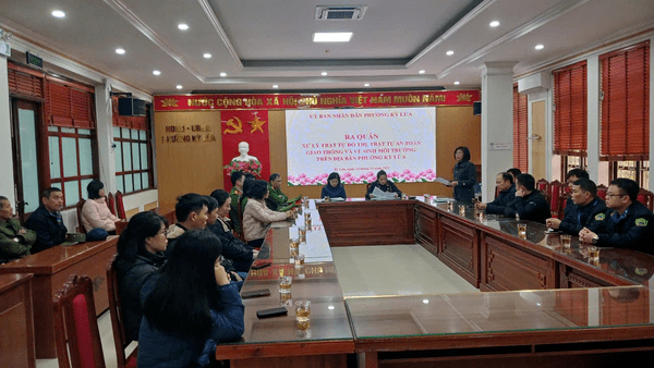 PHƯỜNG KỲ LỪA RA QUÂN XỬ LÝ TRẬT TỰ ĐÔ THỊ, TRẬT TỰ AN TOÀN GIAO THÔNG VÀ VỆ SINH MÔI TRƯỜNG