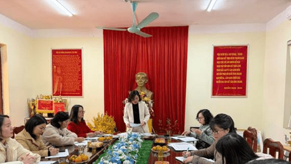 Đoàn Giám sát HĐND phường Kỳ Lừa giám sát việc triển khai Nghị quyết 57-NQ/TW tại Trường THCS Hoàng Văn Thụ