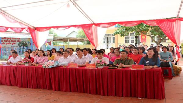ĐẢNG ỦY PHƯỜNG KỲ LỪA TỔ CHỨC LỄ KẾT NẠP  ĐẢNG VIÊN MỚI TẠI “ĐỊA CHỈ ĐỎ” ĐÌNH HÁNG PÀI