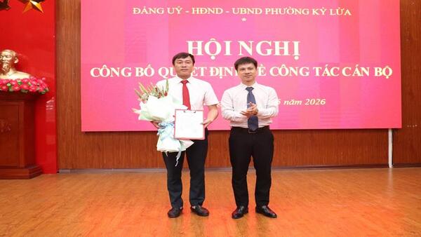 ĐẢNG UỶ - HĐND - UBND PHƯỜNG KỲ LỪA TỔ CHỨC HỘI NGHỊ CÔNG BỐ CÁC QUYẾT ĐỊNH VỀ CÔNG TÁC CÁN BỘ