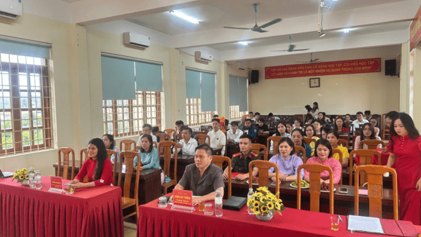 TRUNG TÂM CHÍNH TRỊ PHƯỜNG KỲ LỪA TỔ CHỨC LỄ BẾ GIẢNG LỚP BỒI DƯỠNG LÝ LUẬN CHÍNH TRỊ DÀNH CHO ĐẢNG VIÊN MỚI NĂM 2026 - LỚP 3