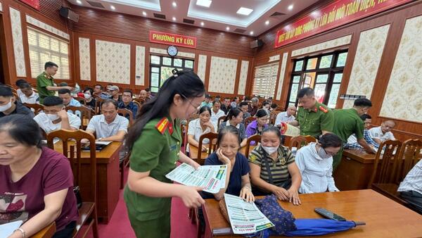 UBND phường tổ chức thành công Lễ ra mắt mô hình “Khép lại quá khứ - Xây dựng tương lai” và tuyên truyền, phổ biến kiến thức pháp luật về lao động, việc làm, đào tạo nghề và vay vốn đối với người lầm lỗi tái hòa nhập cộng đồng trên địa bàn