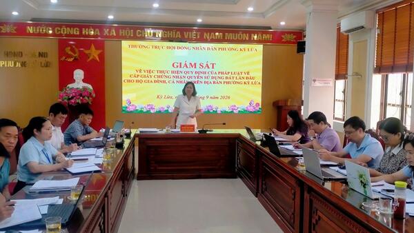 THƯỜNG TRỰC HĐND PHƯỜNG KỲ LỪA GIÁM SÁT CÔNG TÁC CẤP GIẤY CHỨNG NHẬN QUYỀN SỬ DỤNG ĐẤT LẦN ĐẦU CHO HỘ GIA ĐÌNH, CÁ NHÂN TRÊN ĐỊA BÀN PHƯỜNG